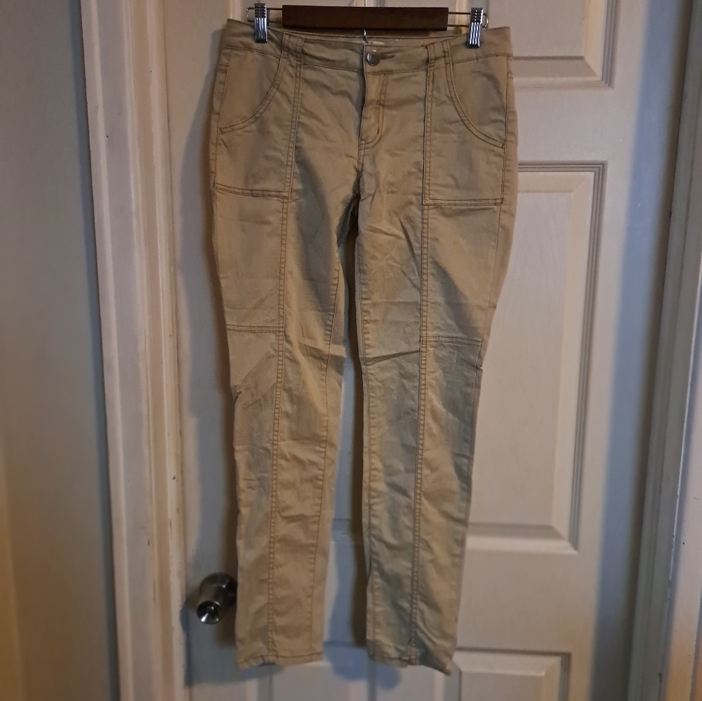 So tan pants size 9